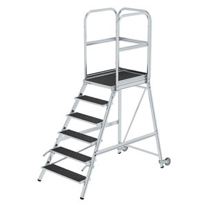Günzburger Steigtechnik Podesttreppe einseitig begehbar mit Rollen & Griffen Korrundbesch. R13