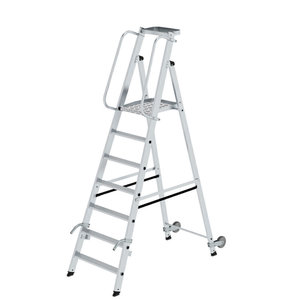 Günzburger Steigtechnik Plattformleiter mit Rollen und Griff