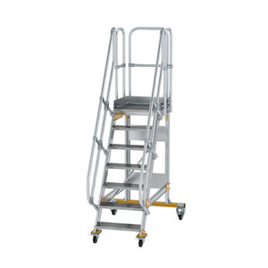 Günzburger Steigtechnik Plattformtreppe fahrbar 60° Stufenbreite 600 mm