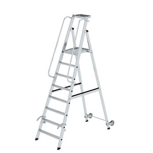 Günzburger Steigtechnik Plattformleiter mit Rollen und Griff