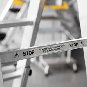 Günzburger Steigtechnik Aufkleber "Letzte begehbare Stufe/Sprosse"