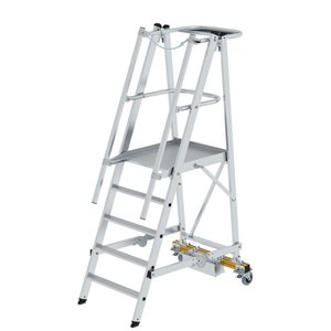 Günzburger Steigtechnik Plattformleiter klappbar mit schmalem Fahrwerk
