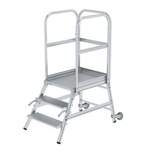 Günzburger Steigtechnik Podesttreppe einseitig begehbar mit Rollen und Griffen Aluminium geriffelt