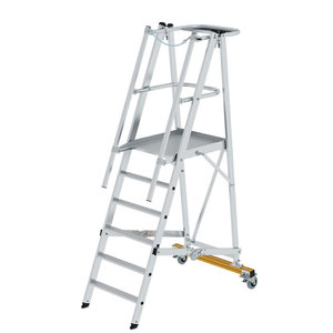 Günzburger Steigtechnik Plattformleiter klappbar und fahrbar