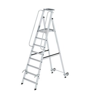 Günzburger Steigtechnik Plattformleiter mit Rollen und Griff