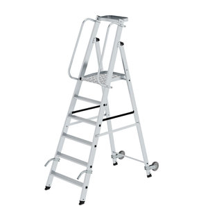 Günzburger Steigtechnik Plattformleiter mit Rollen und Griff