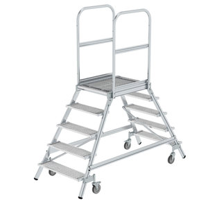 Günzburger Steigtechnik Podesttreppe beidseitig begehbar mit Federrollen Stahl Gitterrost