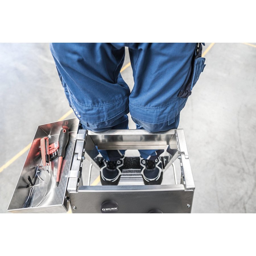 Günzburger Steigtechnik Sicherheits-Stufen-Stehleiter 2x4 Stufen