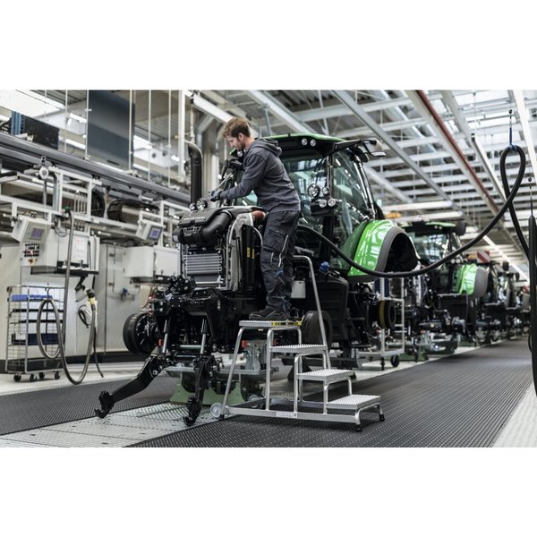 Günzburger Steigtechnik Arbeitspodest starr Stahl-Gitterrost mit Rollen und Handlauf 4 Stufen