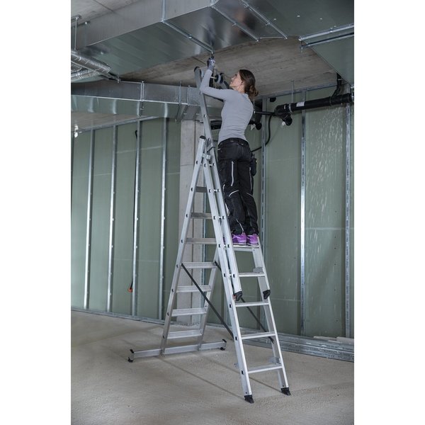 Günzburger Steigtechnik Stufen-Mehrzweckleiter 3-teilig mit nivello®-Traverse 3x6 Stufen