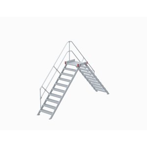 Euroline Überstieg 45 Grad, 800 mm Stufenbreite, 1 Treppen-/Podestgeländer, Stufenausführung Alu – gerieft