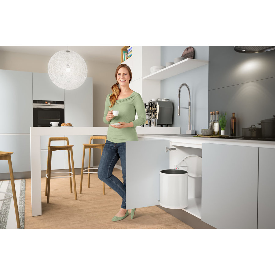 Hailo Compact-Box M - Einbaumülleimer weiß Der kompakte Einbau-Mülleimer mit viel Volumen und dem einzigartigen Deckel-Lift-System.