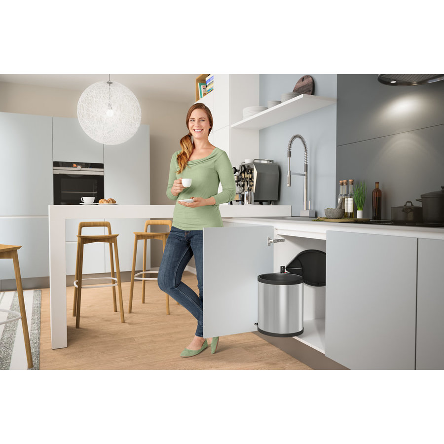 Hailo Compact-Box M - Einbaumülleimer Edelstahl Der kompakte Einbau-Mülleimer mit viel Volumen und dem einzigartigen Deckel-Lift-System.