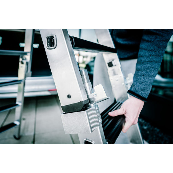 Günzburger Steigtechnik Stufen-Stehleiter-Set beidseitig begehbar steckbar inkl. Einsteckteil