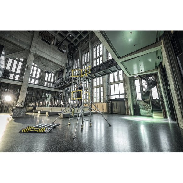 Günzburger Steigtechnik FlexxTower SG ergo mit vorlaufendem Geländer Plattformhöhe 3,10 m