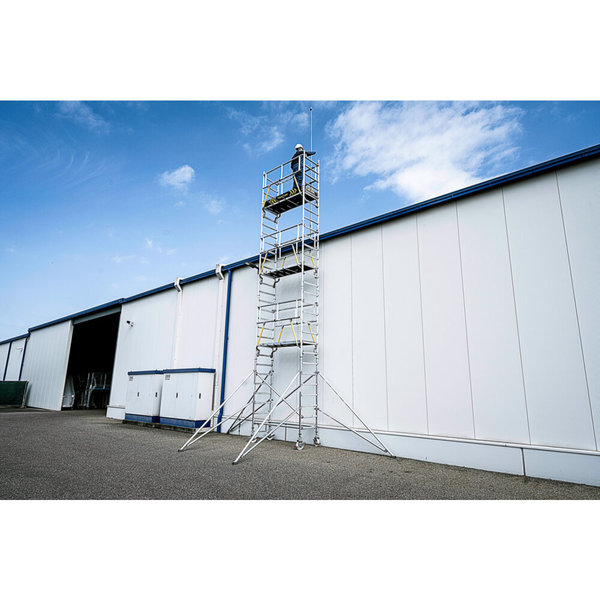 Günzburger Steigtechnik FlexxTower SGX ergo mit vorlaufendem Geländer Plattformhöhe 2,51 m