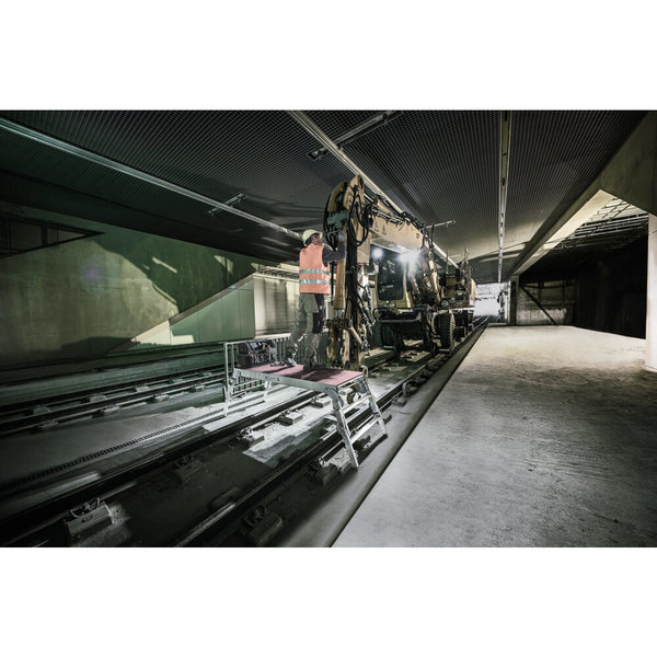 Günzburger Steigtechnik Maschinenpodest höhenverstellbar