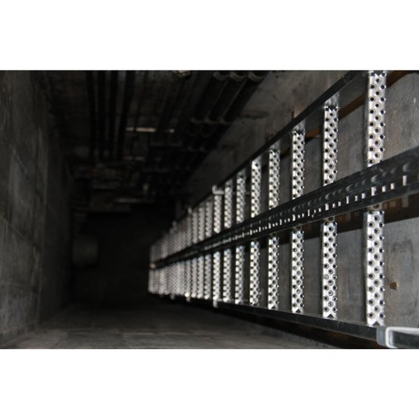 Günzburger Steigtechnik Schachtleiter Stahl feuerverzinkt 400mm Lichte Weite 12 Sprossen