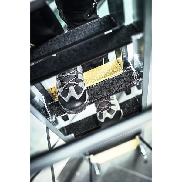 Günzburger Steigtechnik Stufen-Mehrzweckleiter 3-teilig mit nivello®-Traverse und clip-step R13 3x6 Stufen