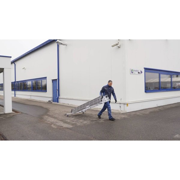 Günzburger Steigtechnik Stufen-Mehrzweckleiter 3-teilig mit nivello®-Traverse und clip-step R13 3x8 Stufen