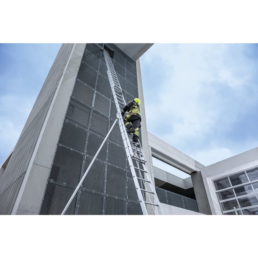 Günzburger Steigtechnik Seilzugleiter 3-teilig mit Stützen ÖNORM F4047 3x19 Sprossen