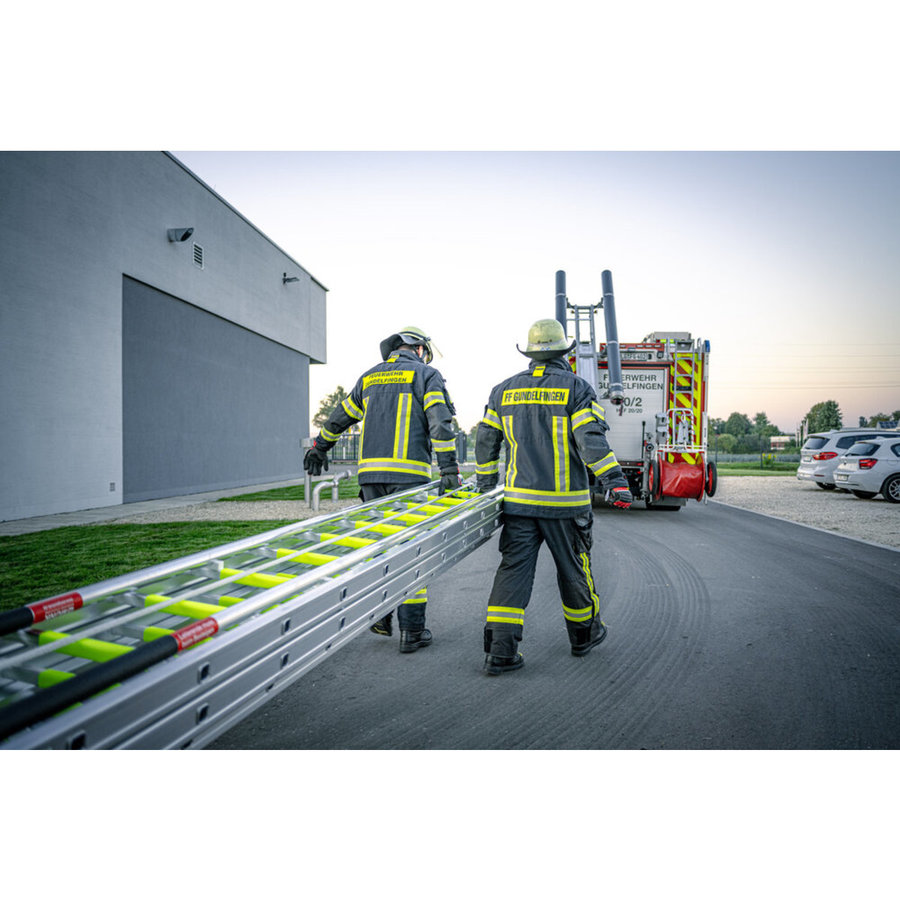 Günzburger Steigtechnik Seilzugleiter 3-teilig mit Stützen DIN EN 1147 nachleuchtend