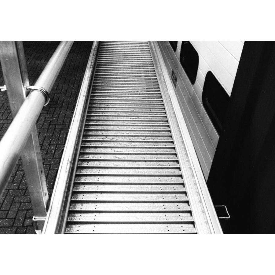 Altrex Aluminium Laufsteg für RS TOWER 5 5m/Schmal mit beidseitigen Geländern