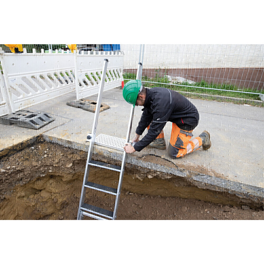 Günzburger Steigtechnik Stufen-Baugrubenleiter 4 Stufen