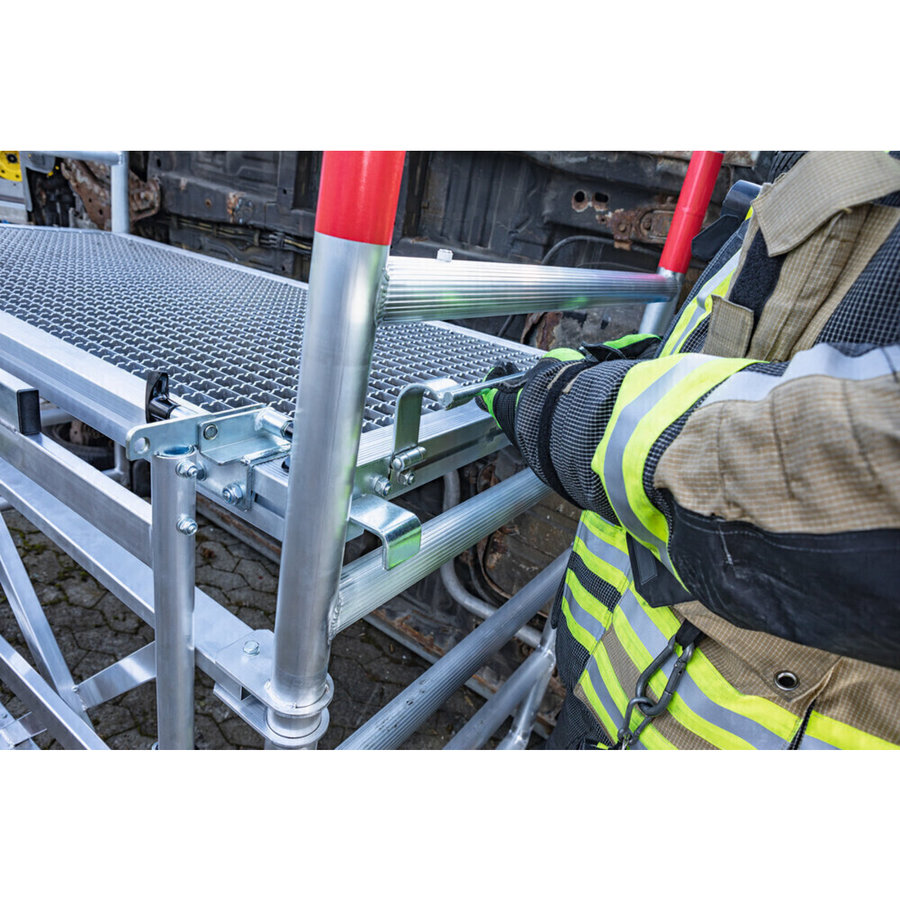 Günzburger Steigtechnik Rettungs- und Arbeitsplattform mit Klapprahmen DIN 14830