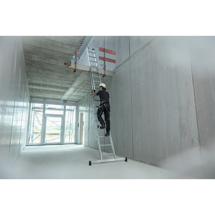 Günzburger Steigtechnik Stufen-Mehrzweckleiter 3-teilig mit nivello®-Traverse 3x8 Stufen