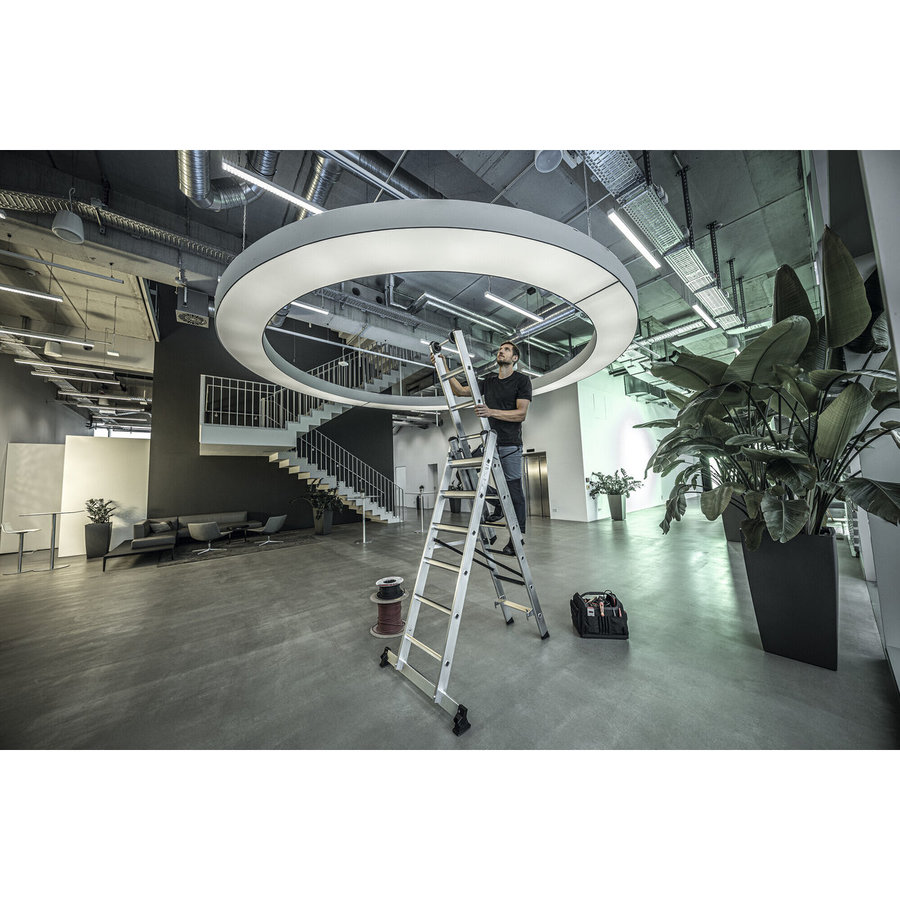 Günzburger Steigtechnik Stufen-Mehrzweckleiter 3-teilig mit nivello®-Traverse und clip-step R13 3x8 Stufen
