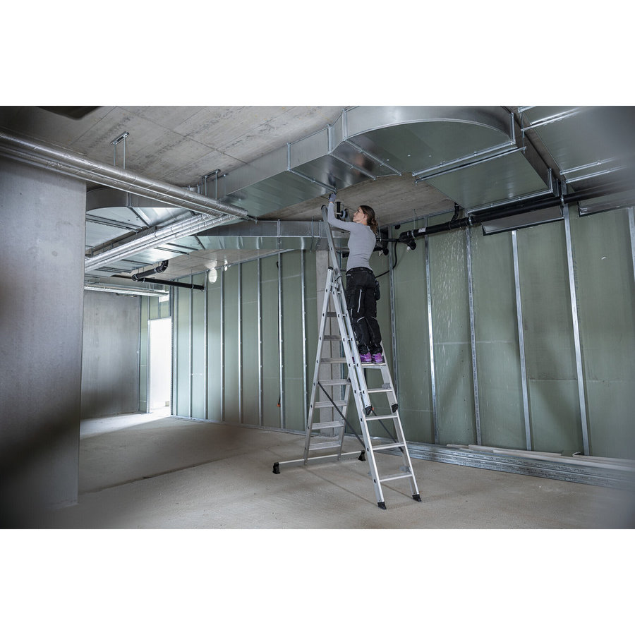Günzburger Steigtechnik Stufen-Mehrzweckleiter 3-teilig mit nivello®-Traverse 3x7 Stufen