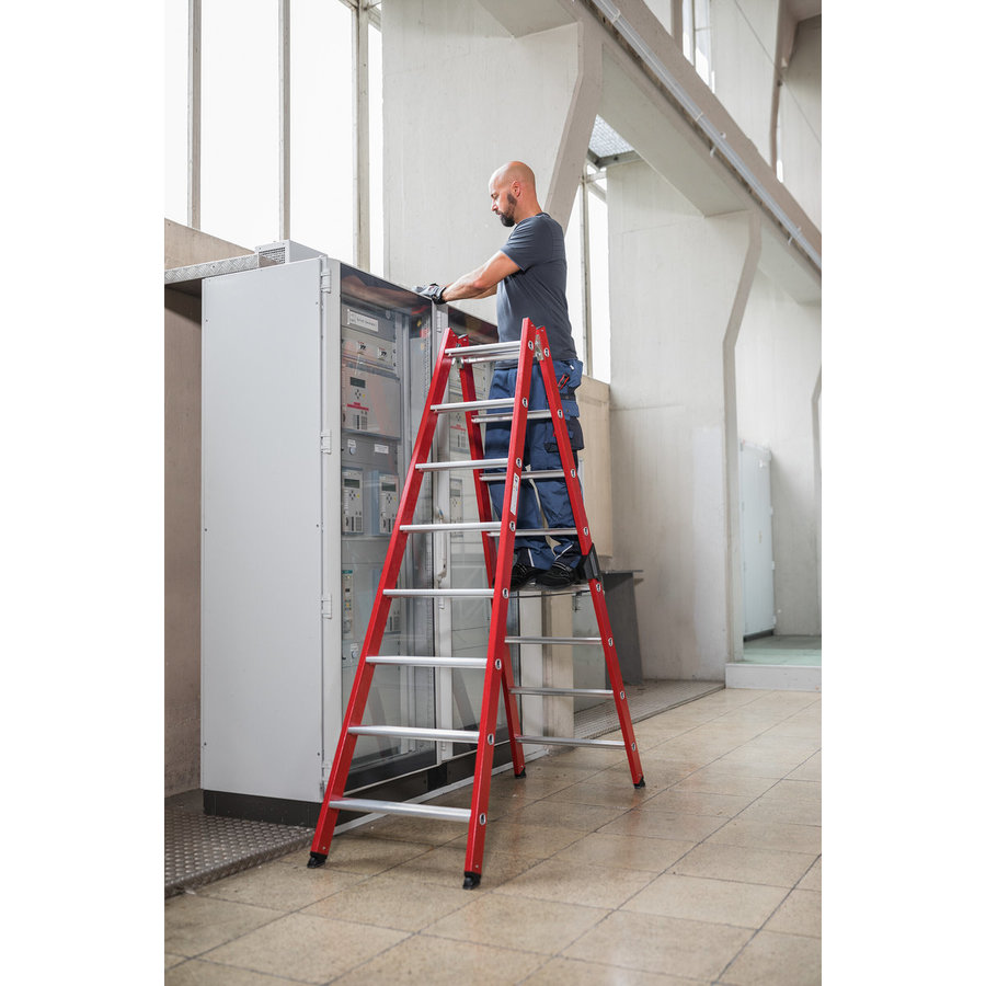 Günzburger Steigtechnik Stufen-Stehleiter beidseitig begehbar GFK / Alu 2x4 Stufen