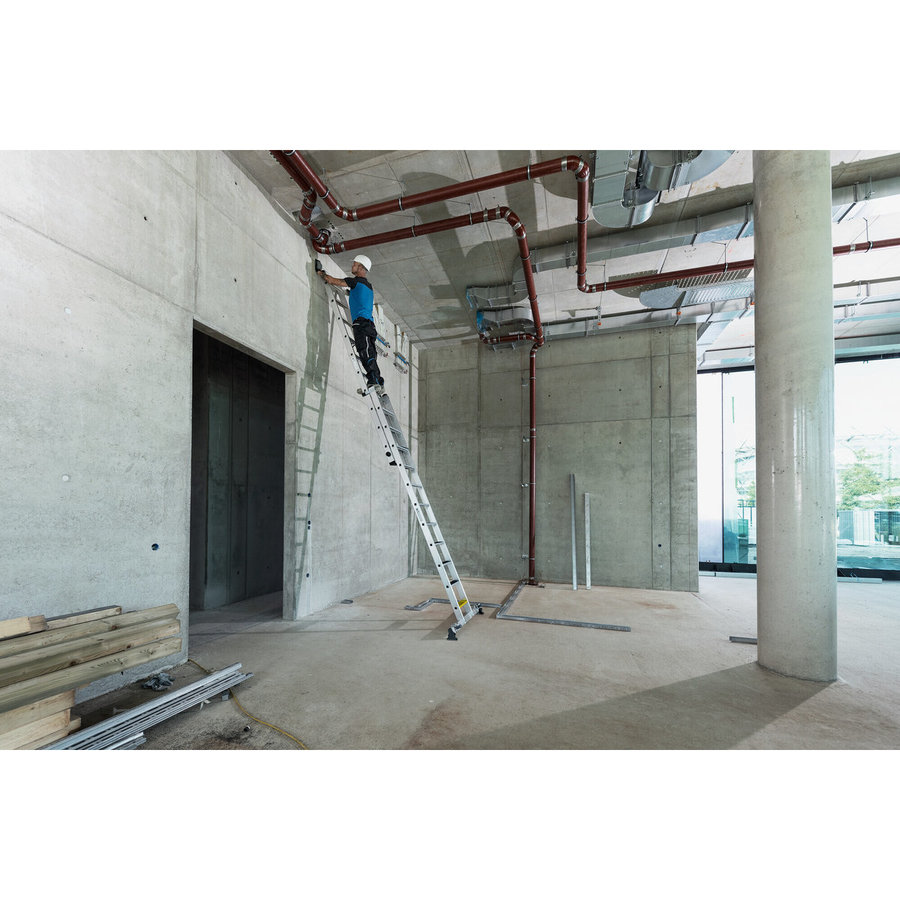 Günzburger Steigtechnik Stufen-Schiebeleiter 2-teilig mit nivello-Traverse und clip-step R13 2x7