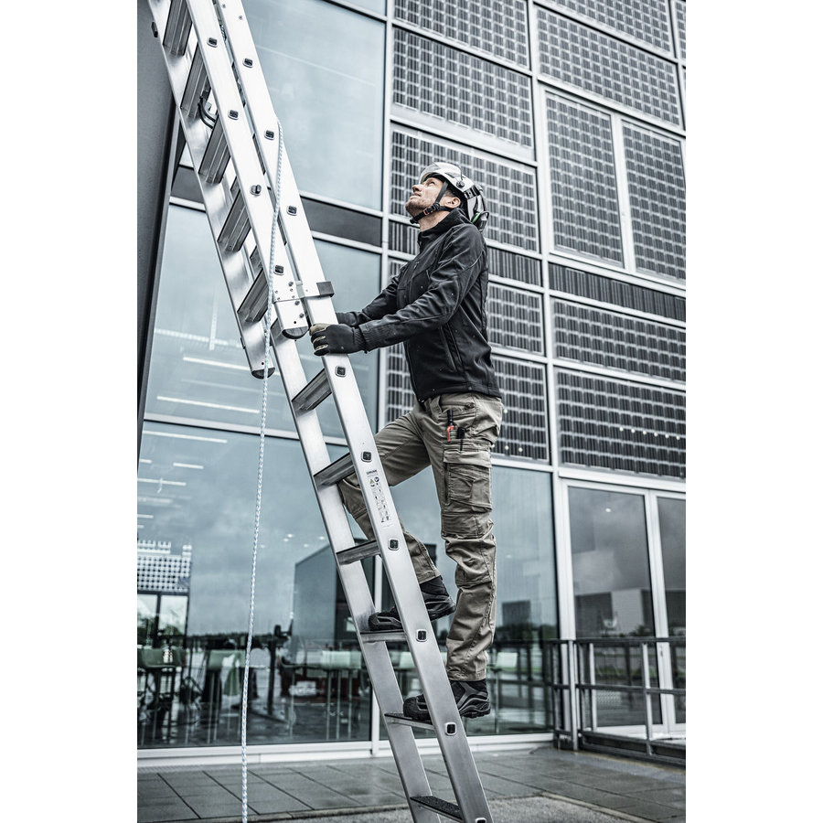 Günzburger Steigtechnik Stufen-Seilzugleiter 2-teilig mit nivello Traverse und clip-step R13 2x12 Stufen