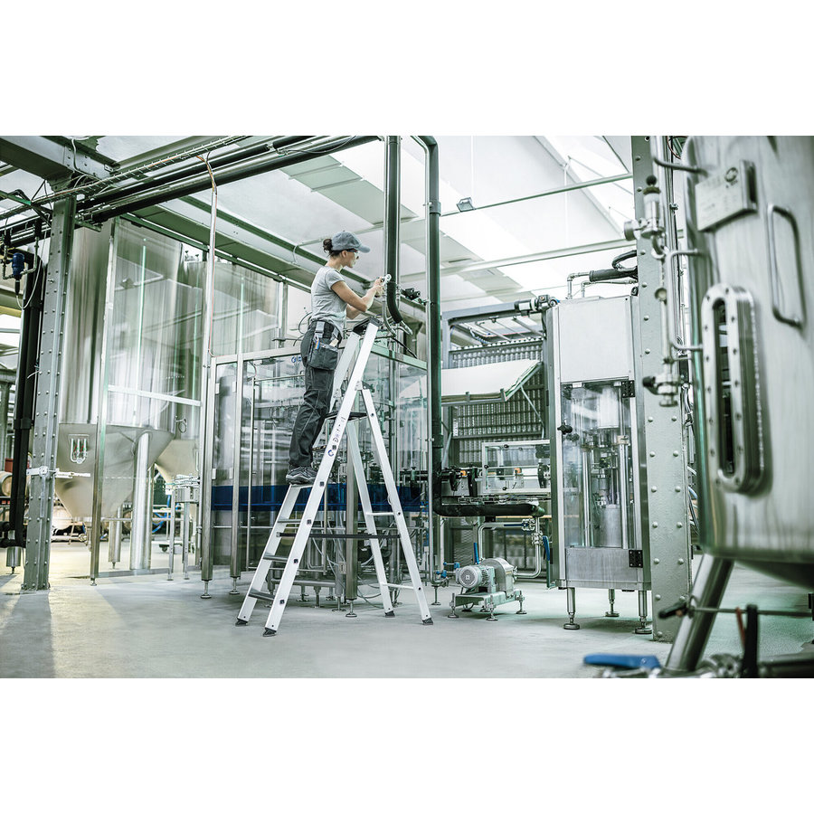 Günzburger Steigtechnik Stufen-Stehleiter einseitig begehbar mit clip-step relax 6 Stufen