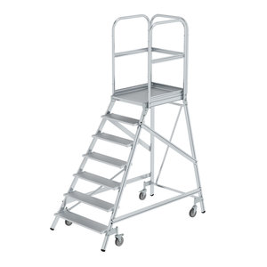 Günzburger Steigtechnik Podesttreppe einseitig begehbar