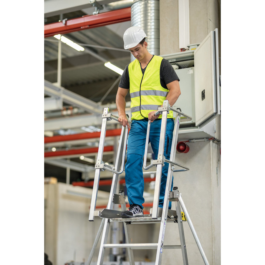 Günzburger Steigtechnik Plattformleiter FlexxStep 4 Sprossen mit Teleskopaufsatz 2 Sprossen
