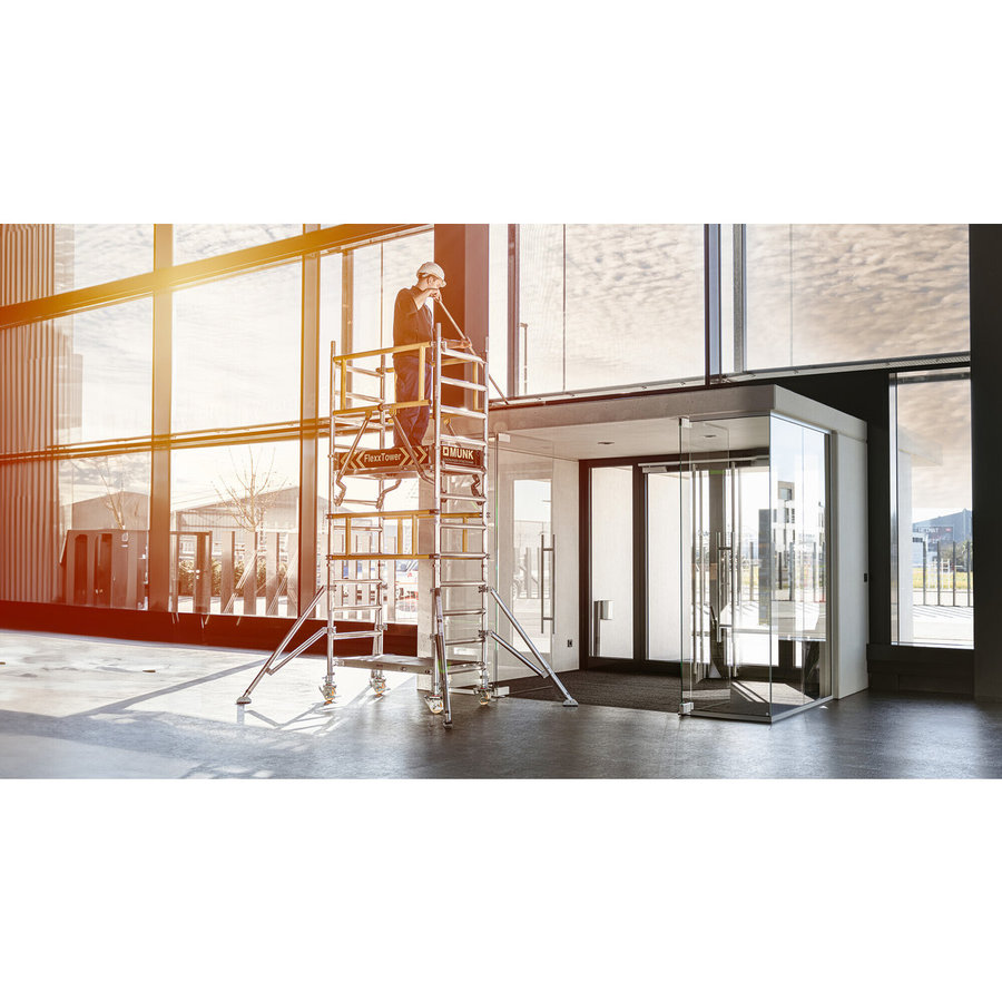 Günzburger Steigtechnik FlexxTower SG mit vorlaufendem Geländer Plattformhöhe 2,10 m