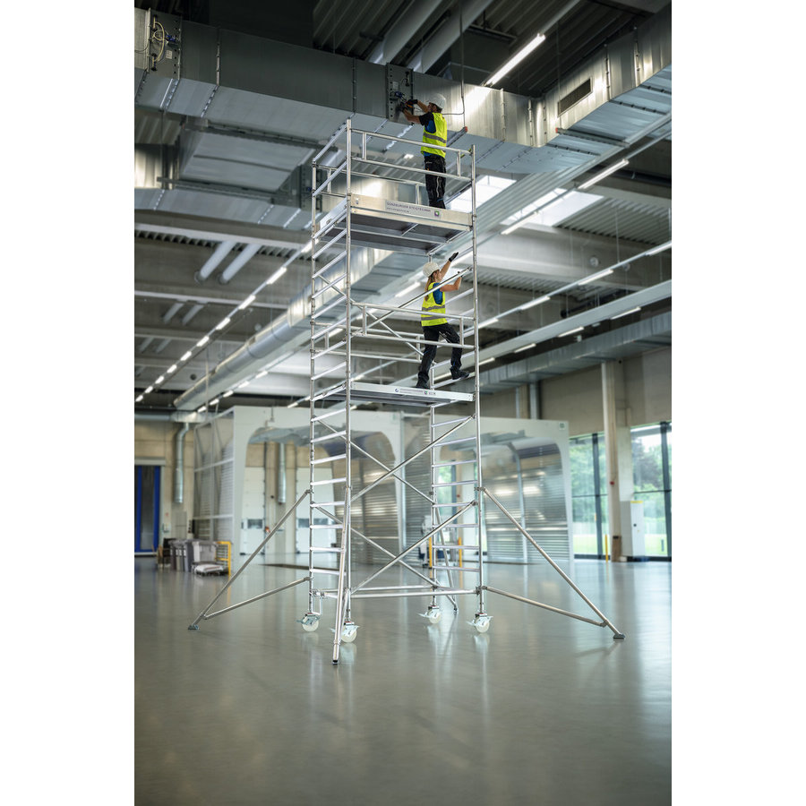 Günzburger Steigtechnik Rollgerüst 1,35 x 3,0 m mit Ausleger & Doppel-Plattform Plattformhöhe 5,59 m