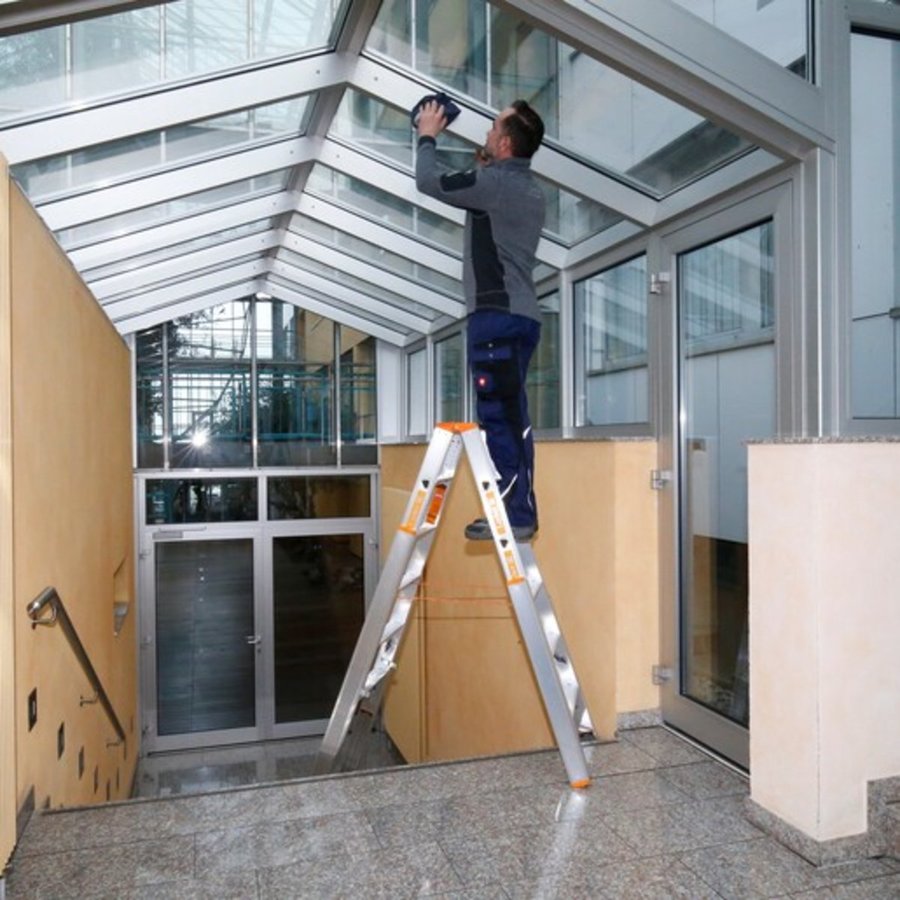 Layher LE TOPIC-TREPPENSTEHLEITER 2x7 M.STUFEN