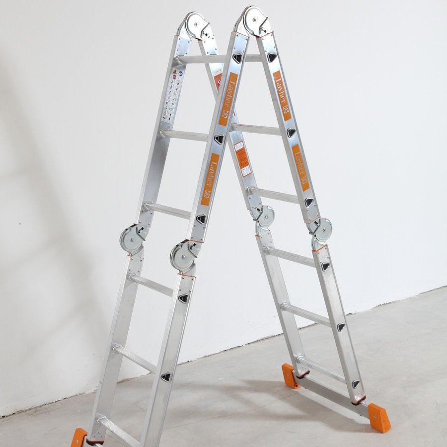 Layher Kofferraumleiter TOPIC 4x4 Sprossen; Aluminiumleiter klappbar und universell einsetzbar, Länge 4.55 m