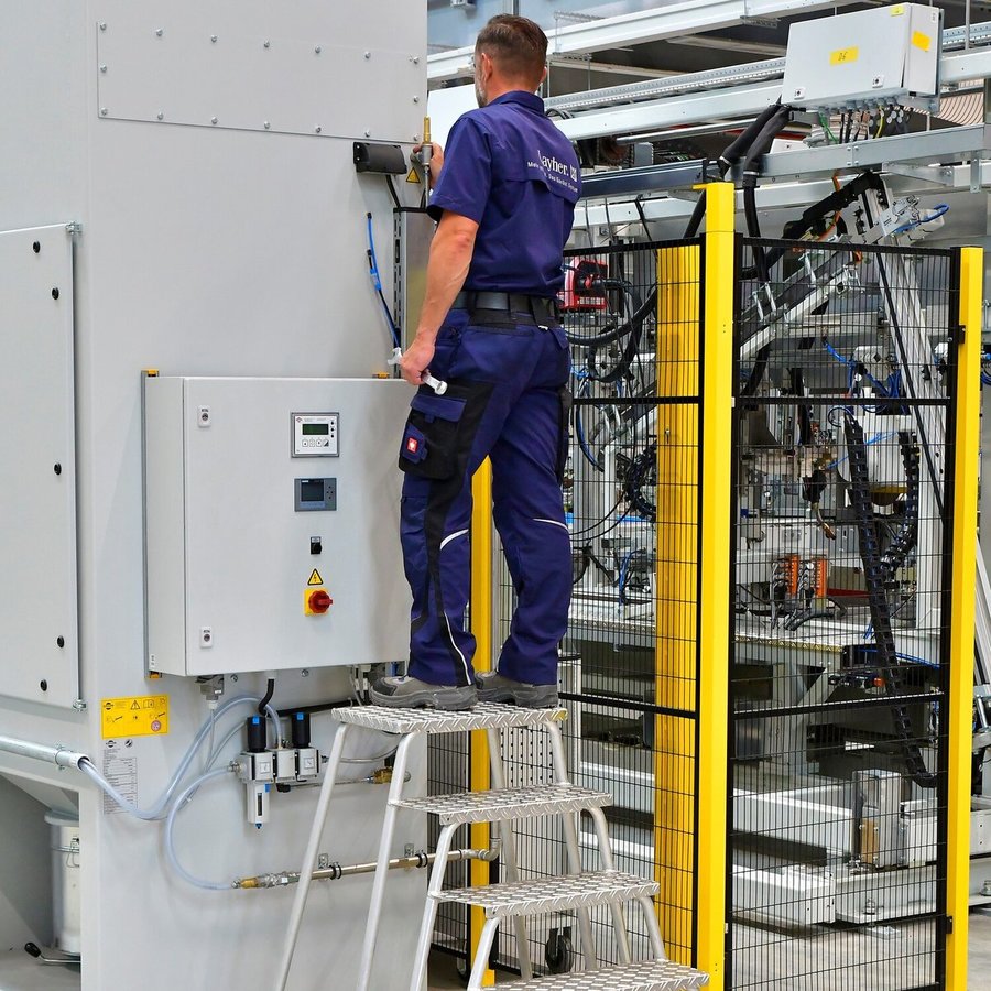 Layher Maschinentritt 1075 mit 3 Stufen