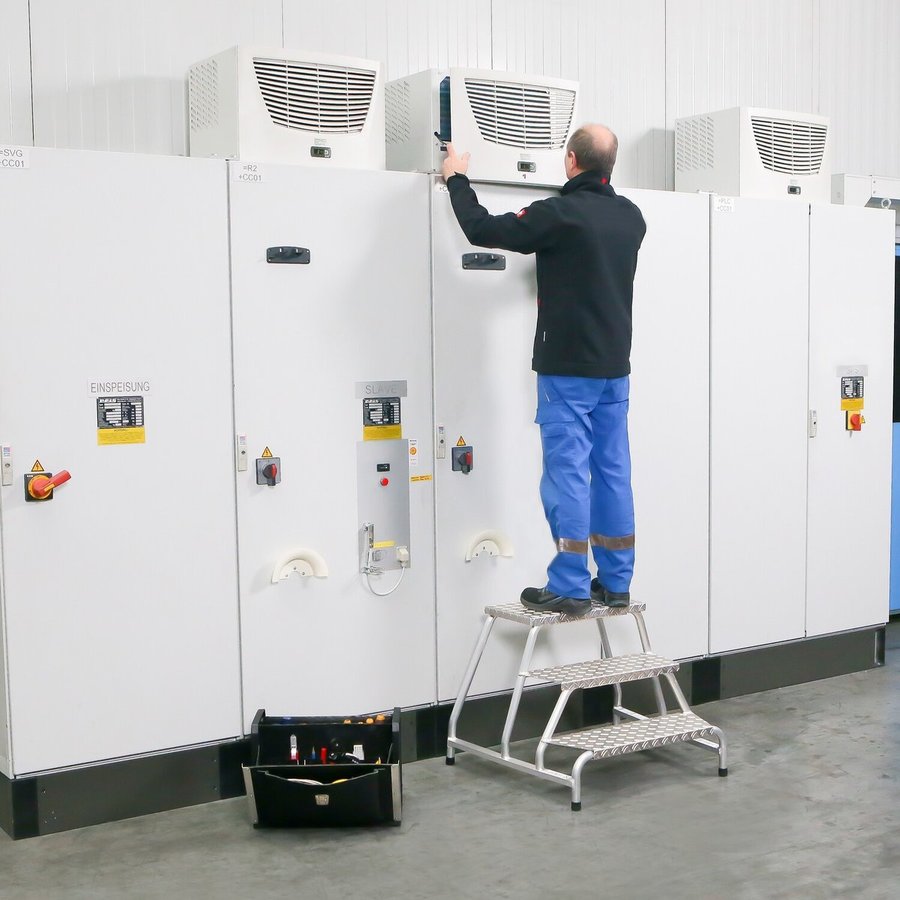 Layher Maschinentritt 1075 mit 5 Stufen
