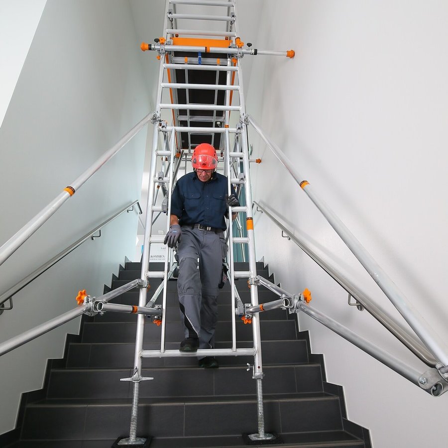 Layher Uni Leicht mit TREPPENKIT SH= 3m