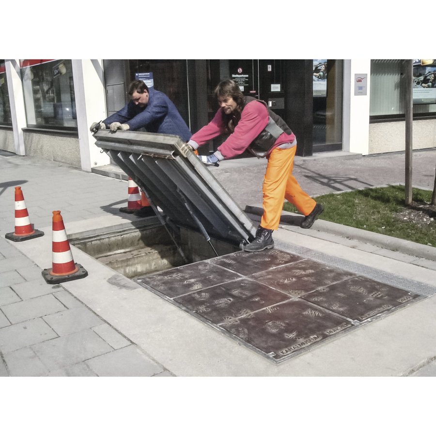 ZARGES Schachtabdeckung Aluminium mit Wanne 450x450 mm