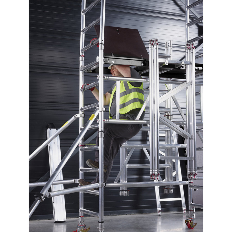 Altrex MiTower PLUS - 0.75 x 1.72 m Fiber-Deck®-Plattformen, Arbeitshöhe bis 8,2 m