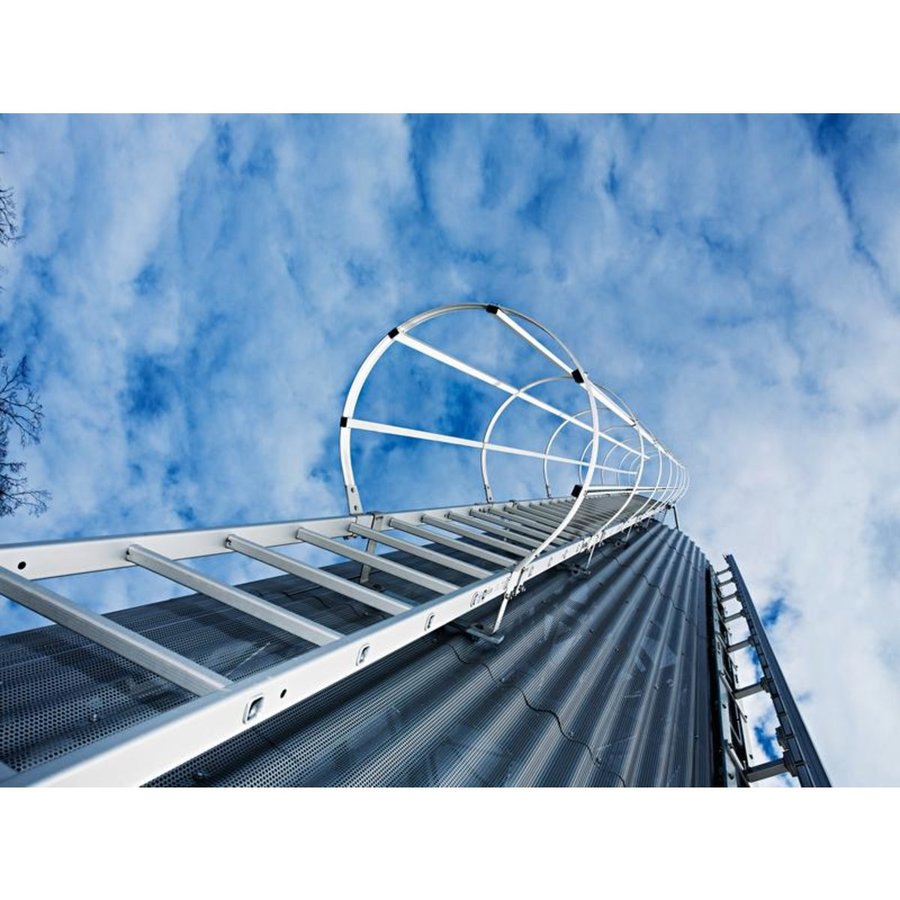 Günzburger Steigtechnik Mehrzügige Steigleitern mit Rückenschutz Steighöhe 15,12m Aluminium blank