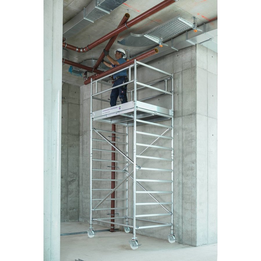 Günzburger Steigtechnik Rollgerüst 1,35 x 2,45 m mit Fahrbalken & Doppel-Plattform Plattformhöhe 11,45 m