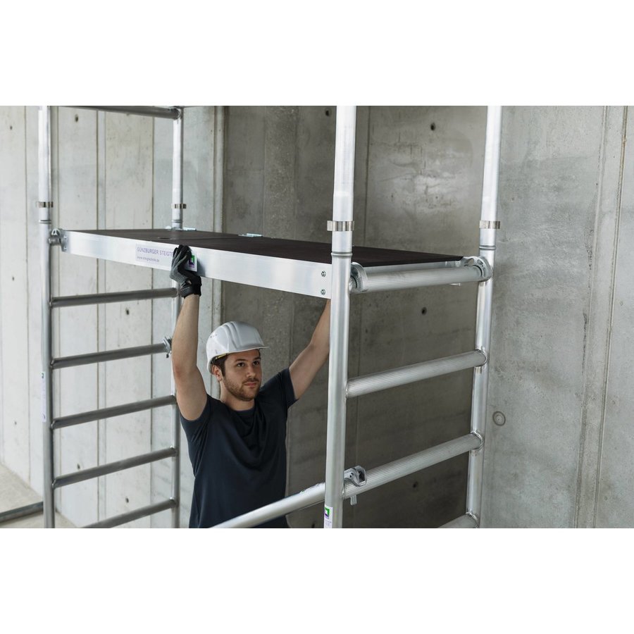 Günzburger Steigtechnik Rollgerüst 0,75x1,80 m mit PF im 2-m-Abstand & Fahrbalken PF-Höhe 3,45 m